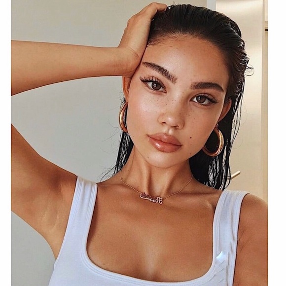 NEW | Super Chic Gold Hoop Earrings - Picture 4 of 8